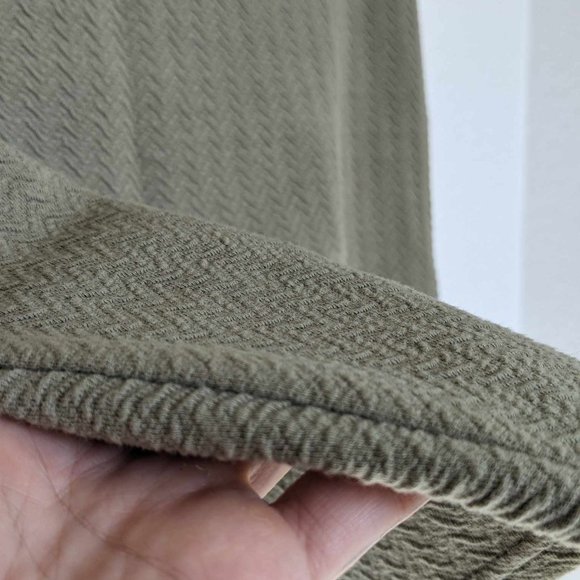 Roxy Light Olive Green Midi Skirt. M - Picture 4 of 6